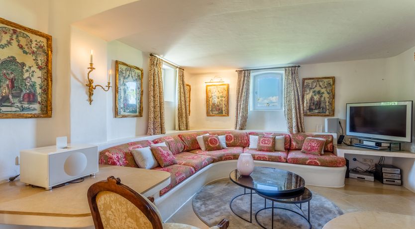 Photo of The Champagne Rose