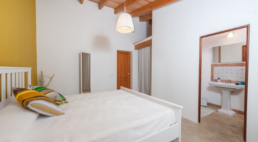 Photo of Palm Trees & Church Bells