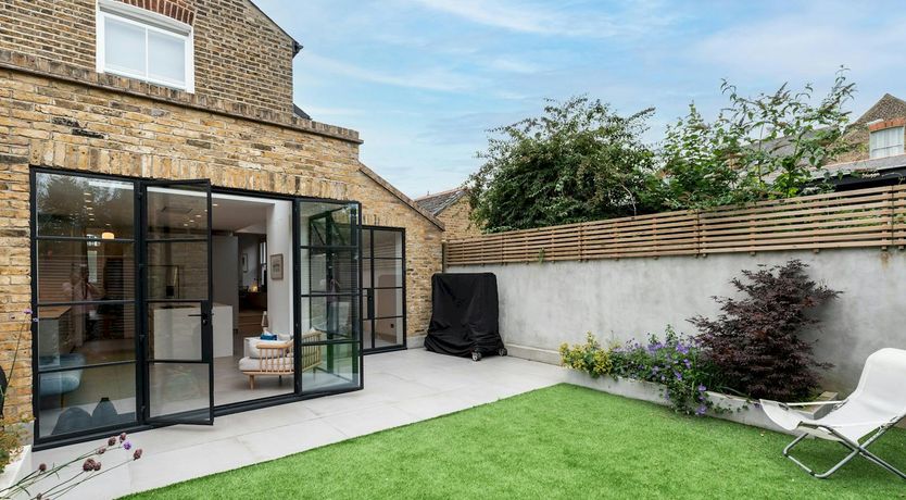 Photo of Thames Rhapsody