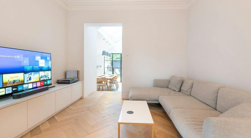 Photo of Thames Rhapsody