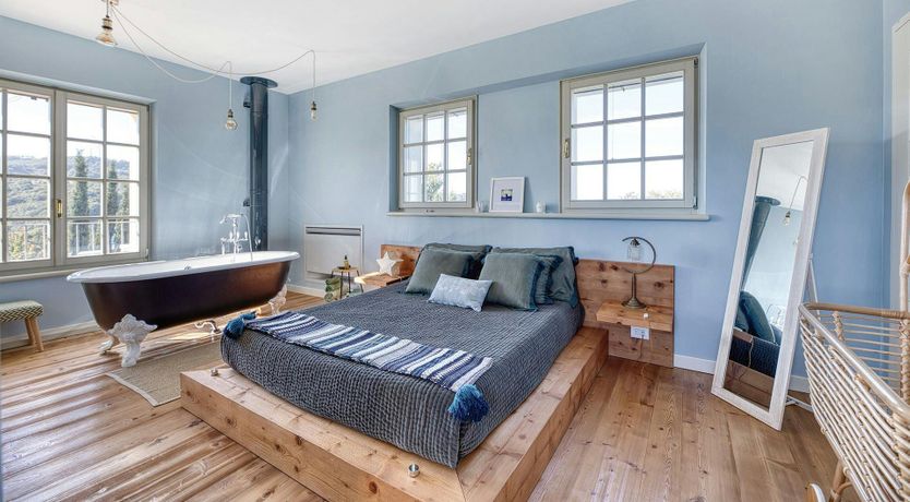 Photo of Tuscan Hush