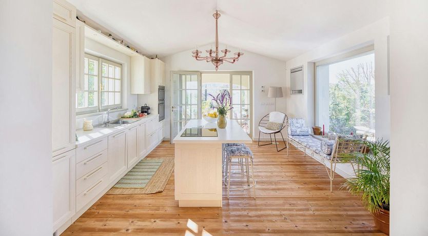 Photo of Tuscan Hush