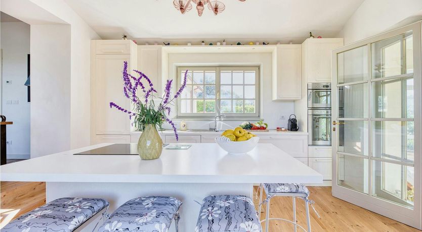 Photo of Tuscan Hush