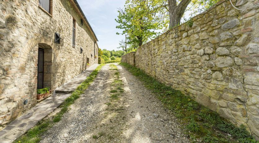 Photo of Farmhouse Fair