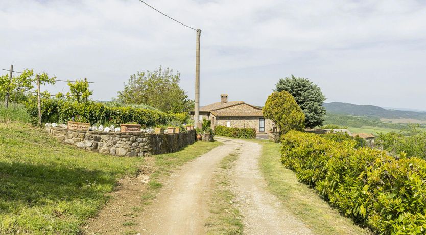 Photo of Farmhouse Fair