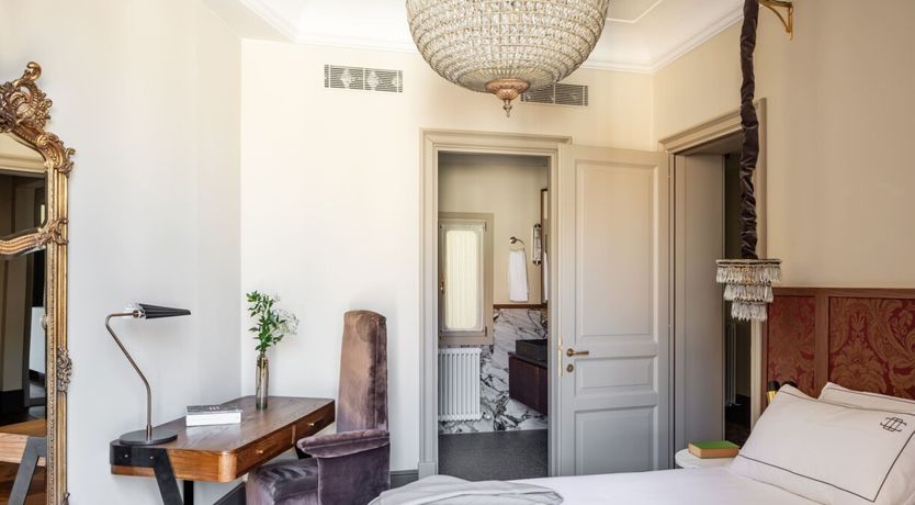 Photo of Florentine Favour