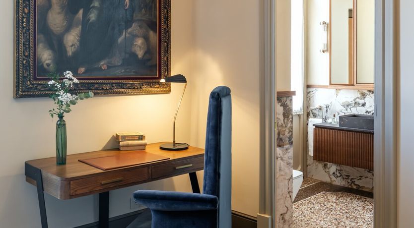 Photo of Florentine Favour