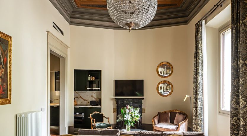 Photo of Florentine Favour