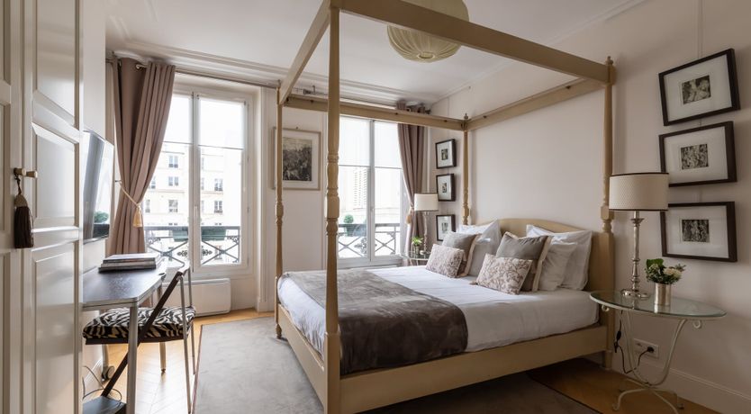 Photo of Three Ships Sailing