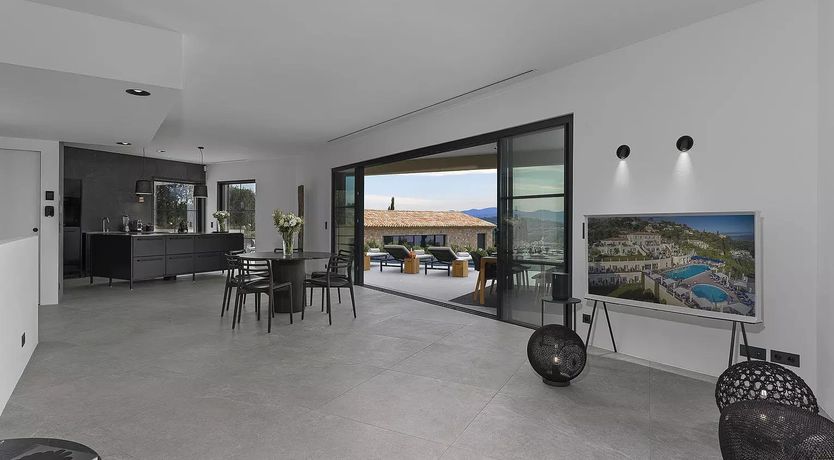 Photo of La Romantique