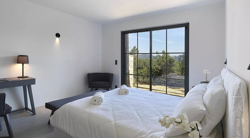 Photo of La Romantique