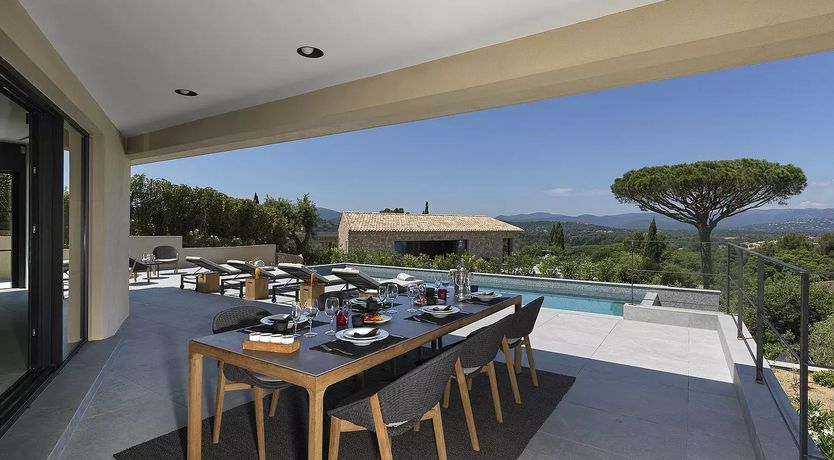 Photo of La Romantique