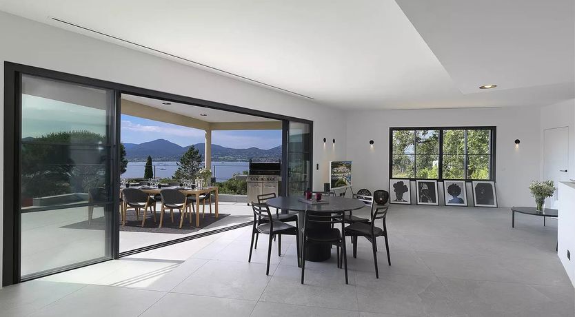 Photo of La Romantique