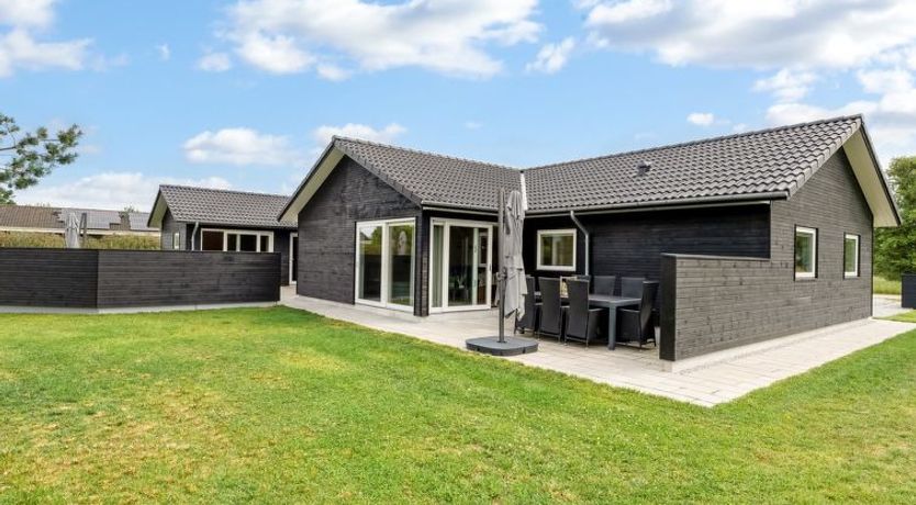 Photo of "Frederikke" - 990m from the sea