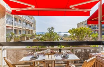 Le Grand Large Apartment 4 Holiday Home