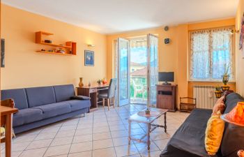 Amarela Holiday Home
