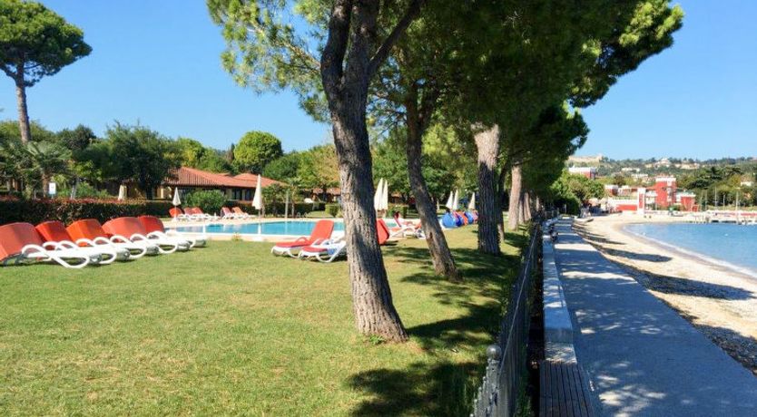 Photo of Front Lake Resort Le Corti del Lago Apartment 4