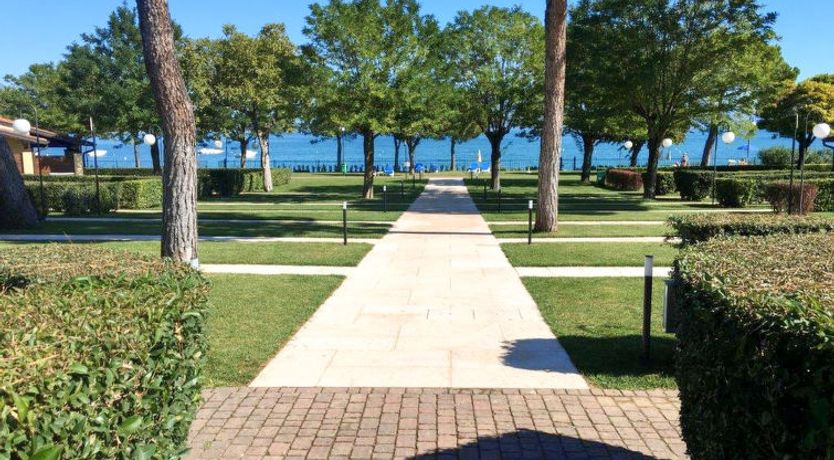 Photo of Front Lake Resort Le Corti del Lago Apartment 4