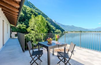Svasso Apartment 4 Holiday Home