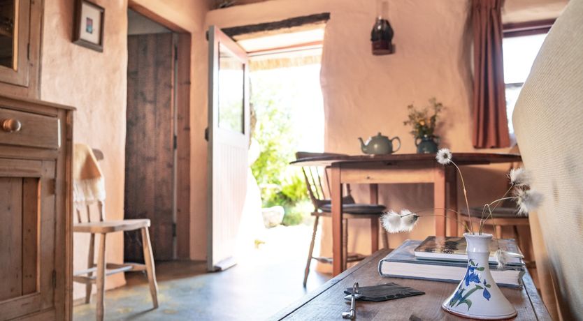 Photo of Historical Thatch Cottage 