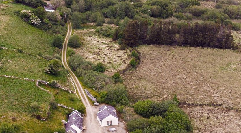 Photo of Historical Thatch Cottage 