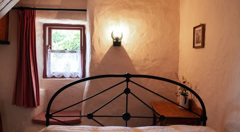 Photo of Historical Thatch Cottage 