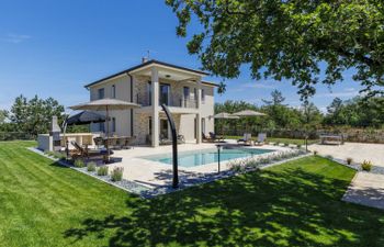 Tramonto Holiday Home