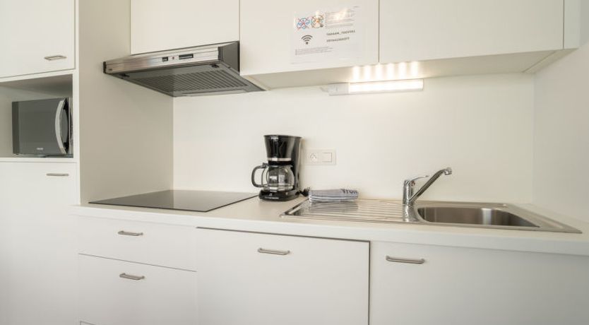 Photo of New Dahlia 8 Holiday Home 2