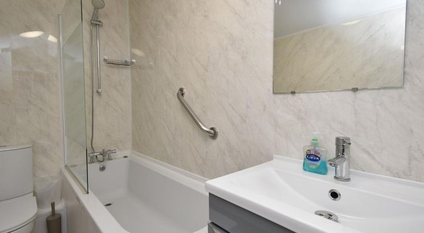 Photo of 3 Bed in Tenby