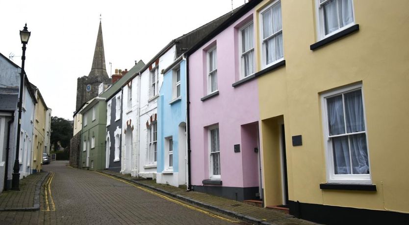 Photo of 3 Bed in Tenby