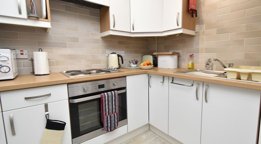Photo of 3 Bed in Tenby