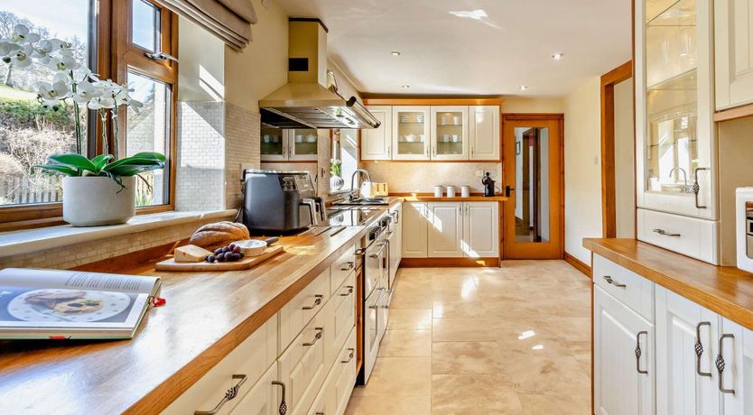 Photo of 4 Bed in Llanidloes