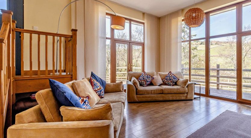 Photo of 4 Bed in Llanidloes