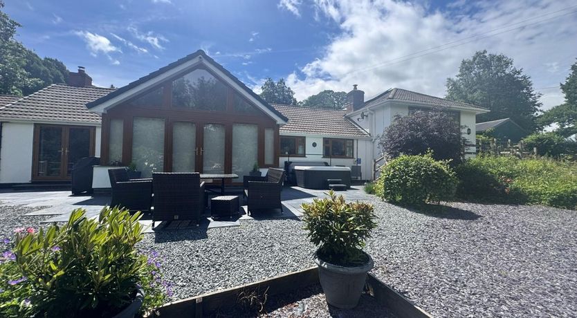 Photo of 4 Bed in Llanidloes