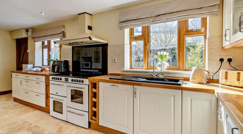 Photo of 4 Bed in Llanidloes