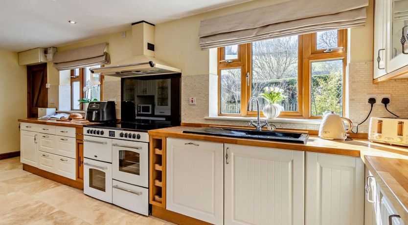 Photo of 4 Bed in Llanidloes