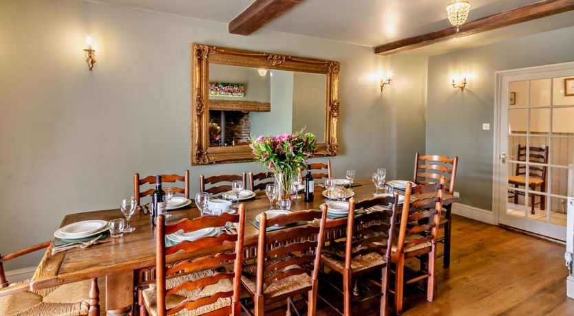 Photo of 6 Bed in Wroxall