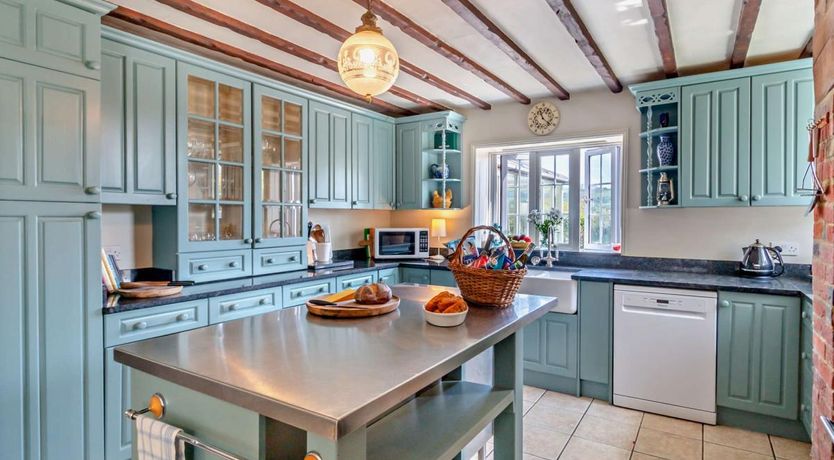 Photo of 6 Bed in Wroxall