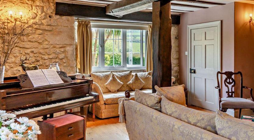 Photo of 6 Bed in Wroxall