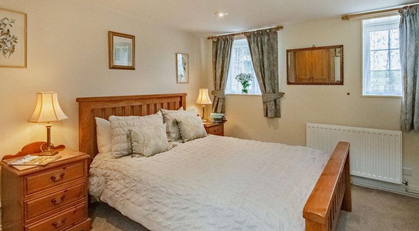 Photo of 3 Bed in Wroxall