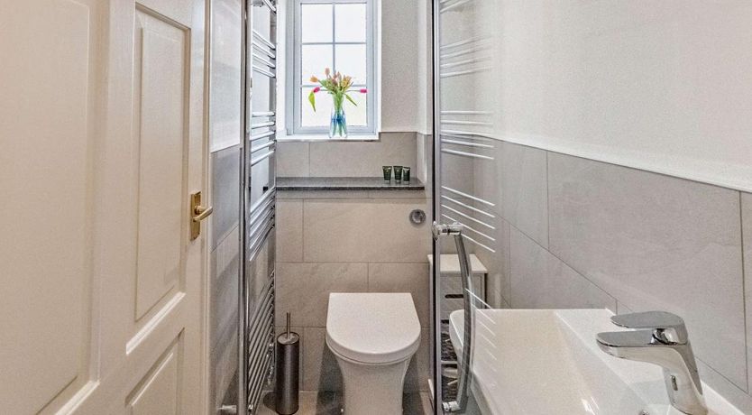 Photo of 3 Bed in Wroxall