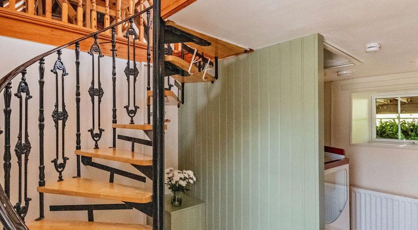 Photo of 3 Bed in Wroxall