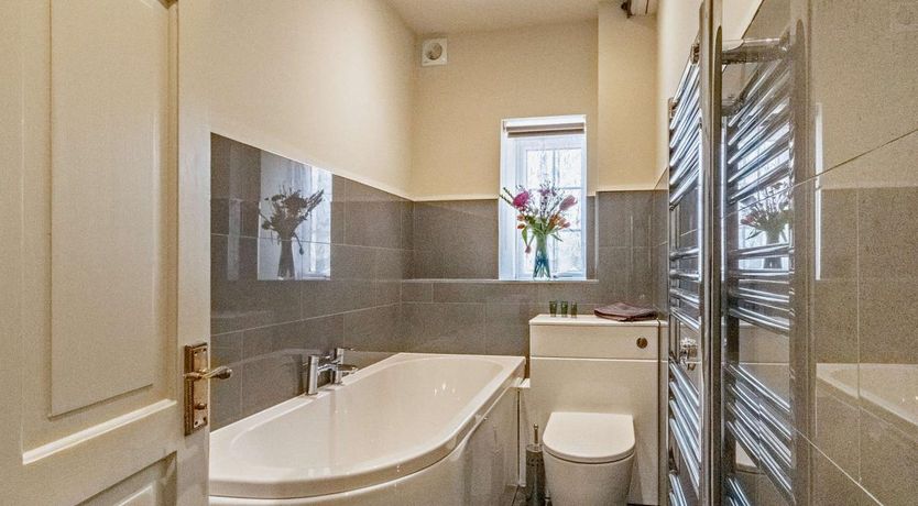 Photo of 3 Bed in Wroxall