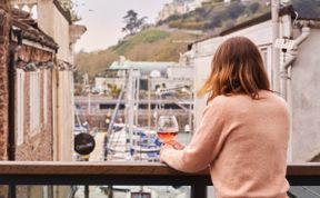Photo of Harbour Breeze - on Harbour with hot tub
