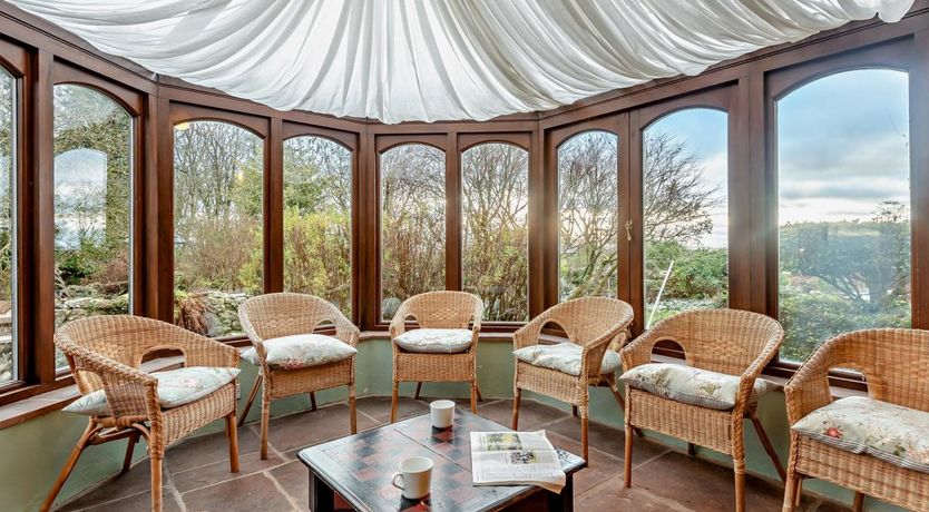 Photo of 3 Bed in Kirkland