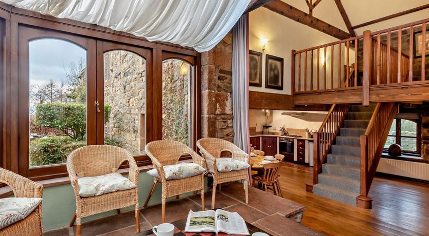 Photo of 3 Bed in Kirkland