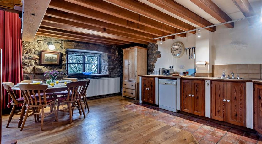 Photo of 3 Bed in Kirkland