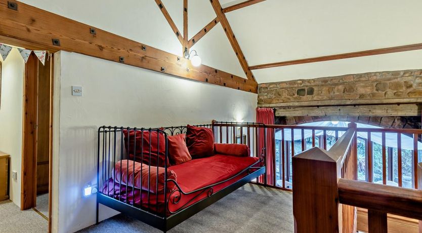 Photo of 3 Bed in Kirkland