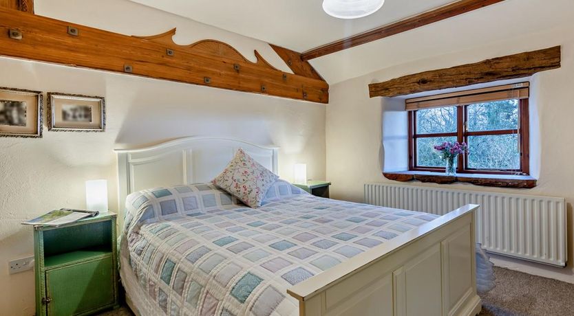 Photo of 3 Bed in Kirkland