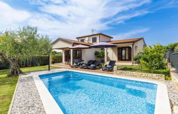Villa Lucas Holiday Home